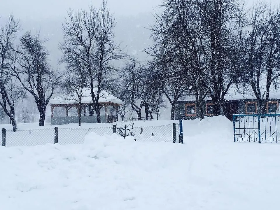 Peraj Guesthouse Vermosh 0*,  Albânia