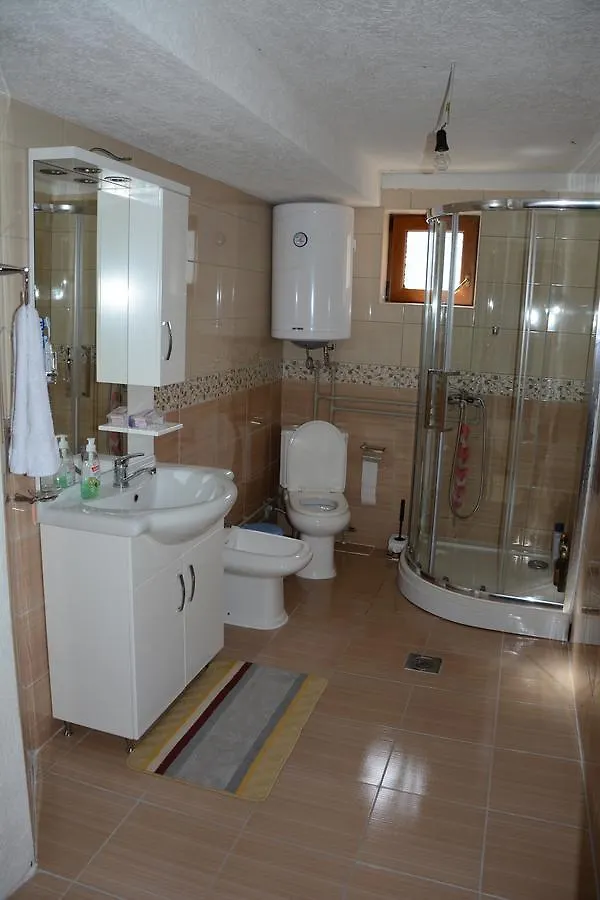 Alojamento de Acomodação e Pequeno-almoço Peraj Guesthouse Vermosh